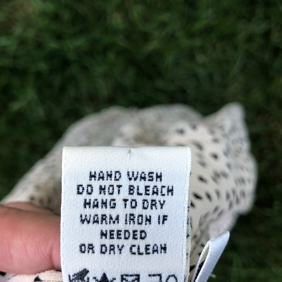 Max Studio tan and black heart 🖤 top - Picture 5 of 5